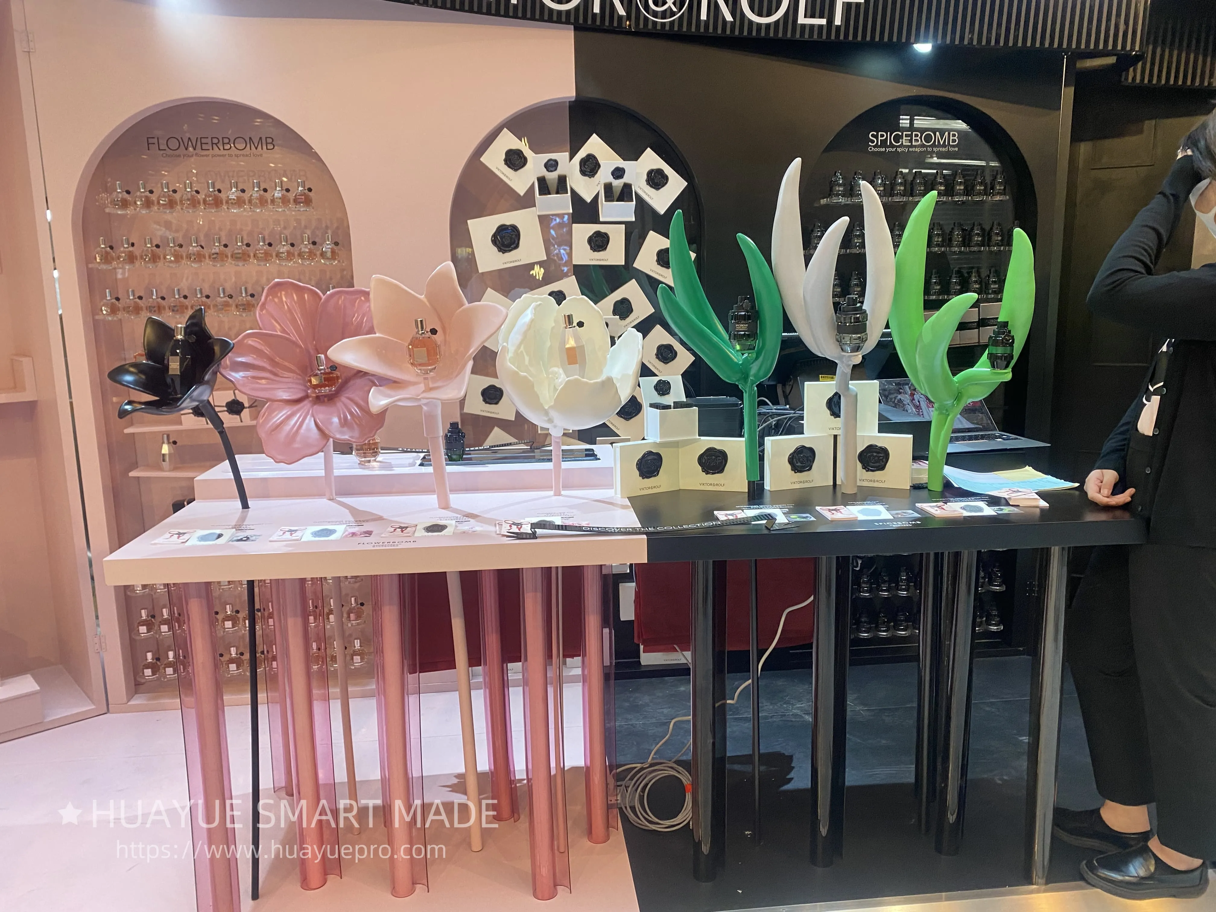 Huayue smart made Creates Immersive Pop-Up Experience for VIKTOR