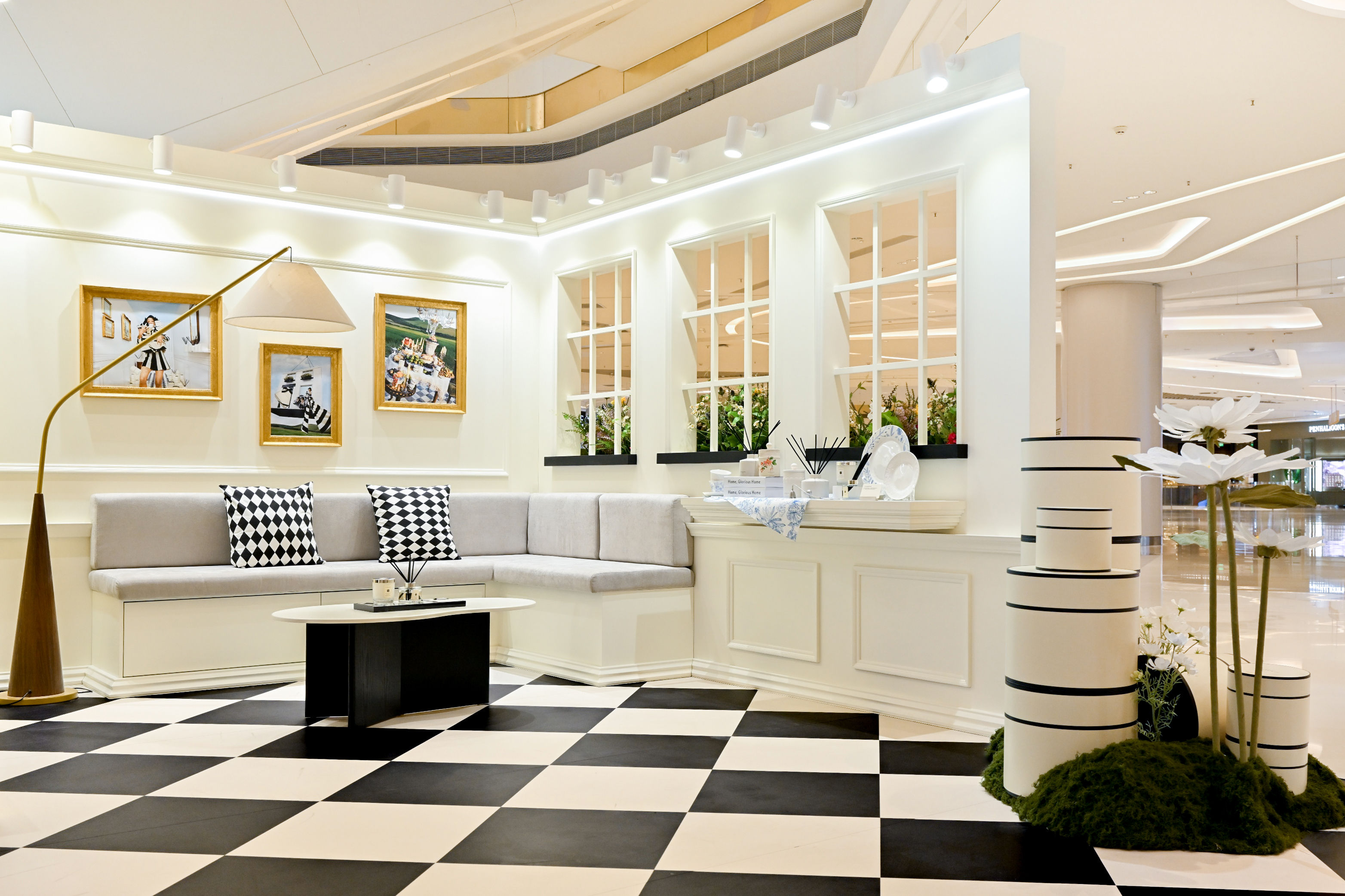 Your Trusted Partner in Custom Display Props Manufacturing Your Trusted Partner in Custom Display Props Manufacturing